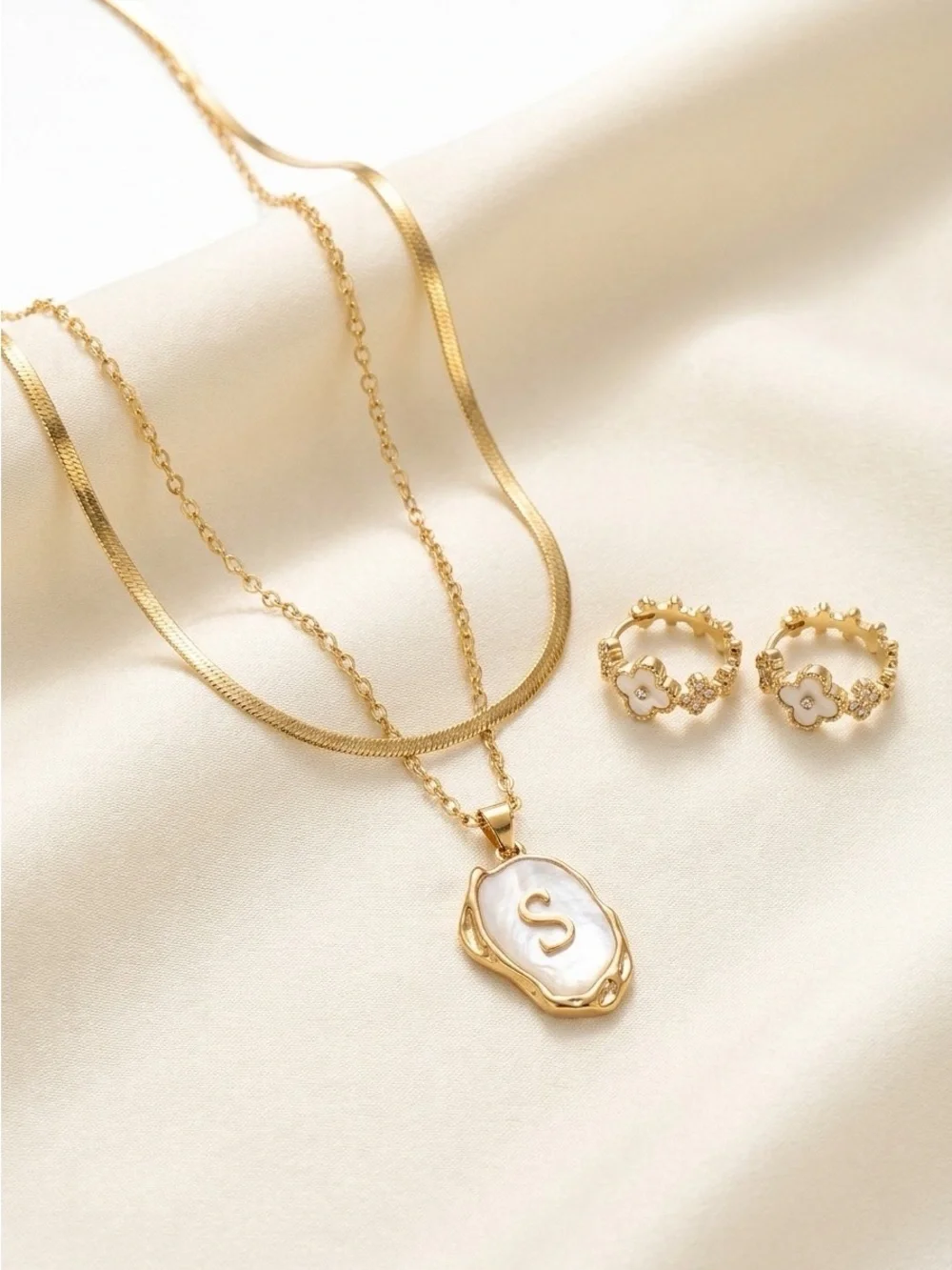 18K Gold Initial 'S' Mother-of-Pearl Pendant Necklace set Chocker and Earring